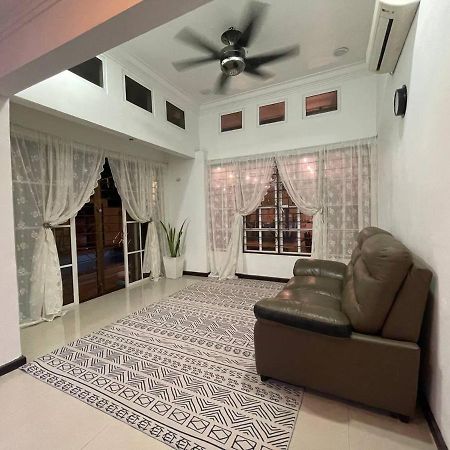 Homestay Laman Nuri, Kota Damansara Petaling Jaya Zewnętrze zdjęcie