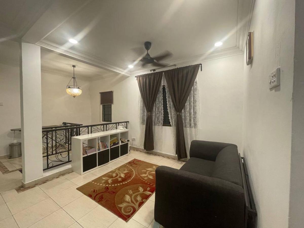 Homestay Laman Nuri, Kota Damansara Petaling Jaya Zewnętrze zdjęcie